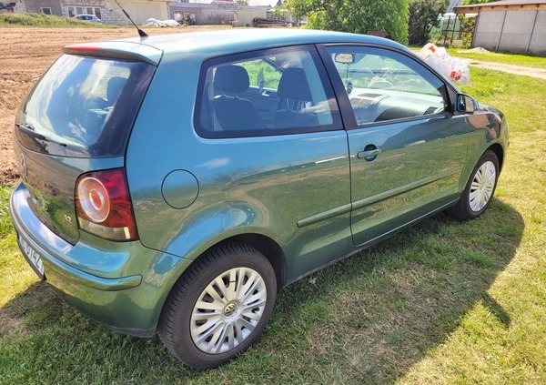 Volkswagen Polo cena 9100 przebieg: 175200, rok produkcji 2006 z Kozienice małe 211